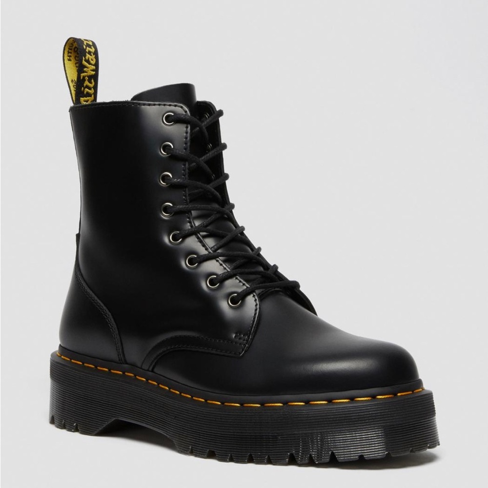 Dr. Martin's platform boots!🖤